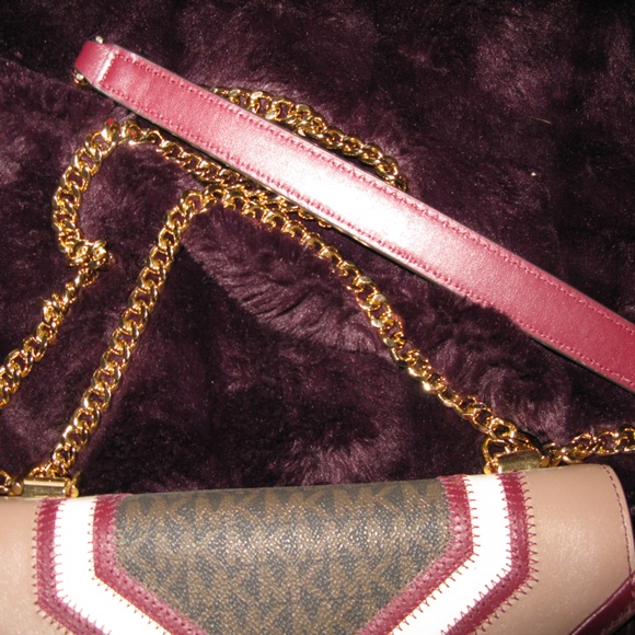 Michael Kors Leather Whitney Shoulder Bag - Picture 4 of 6